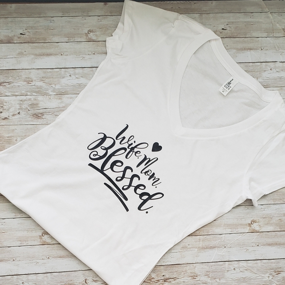 Women's Graphic T-shirt  customize